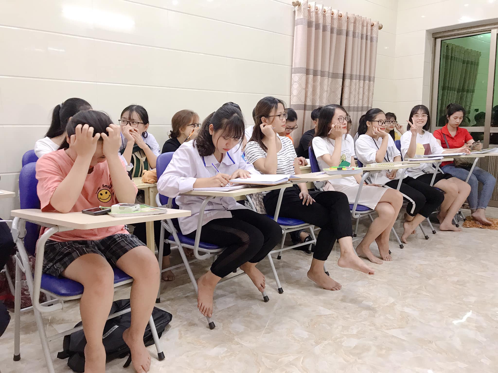 TRUNG TÂM DẠY TIẾNG HÀN SƠ CẤP, TRUNG CẤP, GIAO TIẾP TẠI QUẢNG NINH.